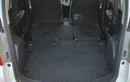 Toyota Ractis I, 2006 год, 570 000 рублей, 15 фотография