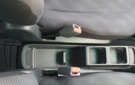 Toyota Ractis I, 2006 год, 570 000 рублей, 37 фотография