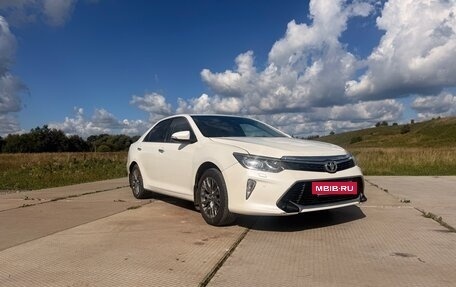 Toyota Camry, 2017 год, 1 675 000 рублей, 6 фотография