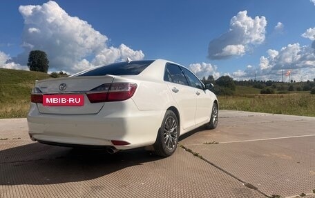 Toyota Camry, 2017 год, 1 675 000 рублей, 3 фотография