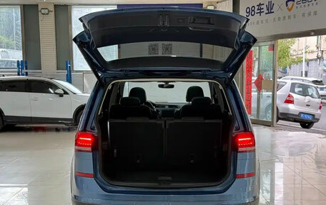 Volkswagen Touran III, 2022 год, 1 600 888 рублей, 8 фотография