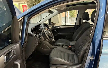 Volkswagen Touran III, 2022 год, 1 600 888 рублей, 11 фотография