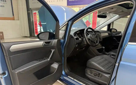 Volkswagen Touran III, 2022 год, 1 600 888 рублей, 9 фотография