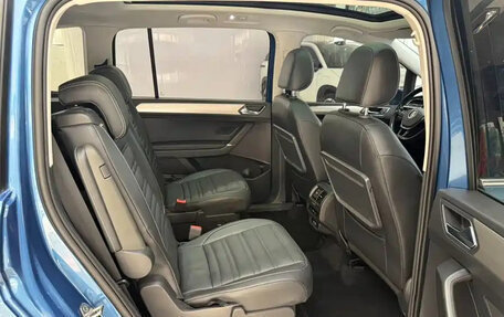 Volkswagen Touran III, 2022 год, 1 600 888 рублей, 22 фотография