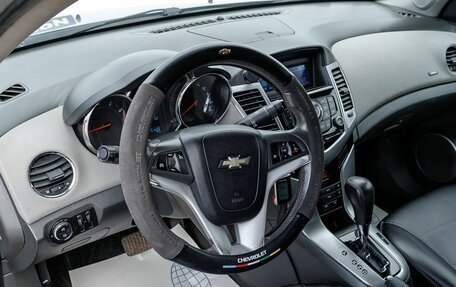 Chevrolet Cruze II, 2010 год, 547 000 рублей, 10 фотография