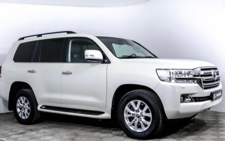 Toyota Land Cruiser 200, 2019 год, 5 999 999 рублей, 2 фотография
