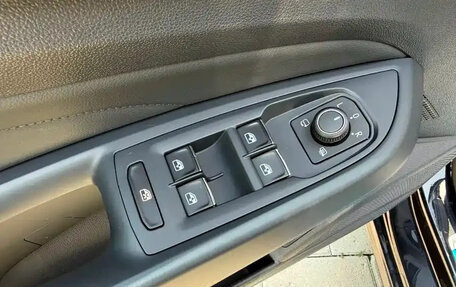 Volkswagen Passat B8 рестайлинг, 2023 год, 2 218 300 рублей, 10 фотография
