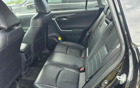Toyota RAV4, 2019 год, 3 380 000 рублей, 7 фотография
