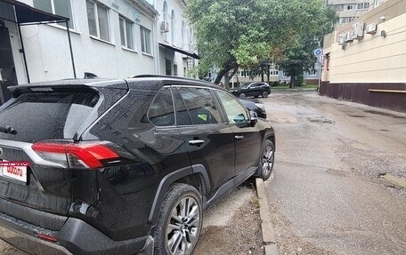 Toyota RAV4, 2019 год, 3 380 000 рублей, 4 фотография