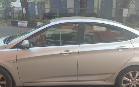 Hyundai Solaris II рестайлинг, 2014 год, 1 200 000 рублей, 6 фотография