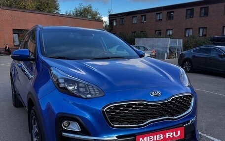 KIA Sportage IV рестайлинг, 2021 год, 2 800 000 рублей, 1 фотография