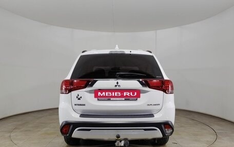Mitsubishi Outlander III рестайлинг 3, 2019 год, 2 145 000 рублей, 6 фотография