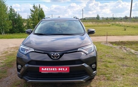 Toyota RAV4, 2019 год, 2 450 000 рублей, 2 фотография