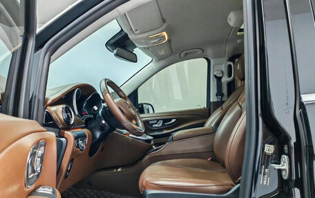 Mercedes-Benz V-Класс, 2022 год, 6 300 000 рублей, 9 фотография