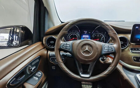 Mercedes-Benz V-Класс, 2022 год, 6 300 000 рублей, 8 фотография