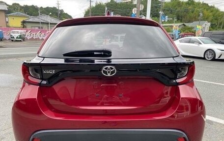 Toyota Yaris, 2021 год, 1 100 000 рублей, 3 фотография