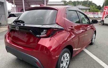 Toyota Yaris, 2021 год, 1 100 000 рублей, 2 фотография