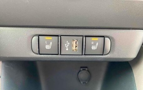 Toyota Yaris, 2021 год, 1 100 000 рублей, 18 фотография