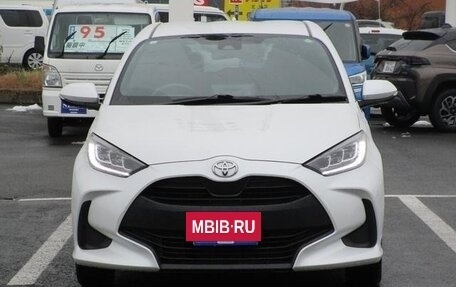 Toyota Yaris, 2023 год, 1 250 000 рублей, 2 фотография