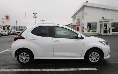 Toyota Yaris, 2023 год, 1 250 000 рублей, 7 фотография