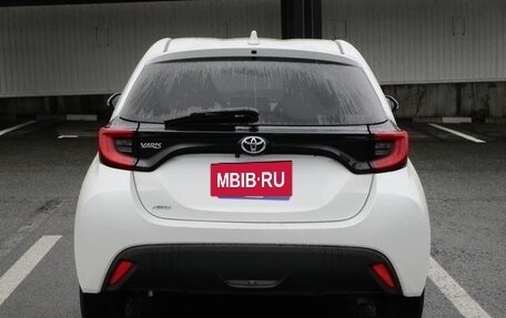 Toyota Yaris, 2023 год, 1 250 000 рублей, 6 фотография