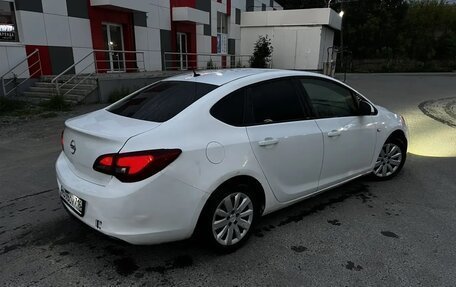 Opel Astra J, 2013 год, 450 000 рублей, 5 фотография
