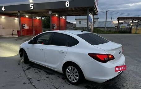 Opel Astra J, 2013 год, 450 000 рублей, 2 фотография