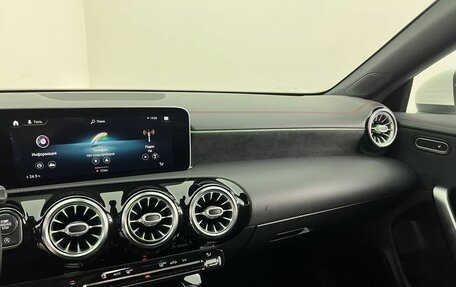 Mercedes-Benz CLA, 2019 год, 2 650 000 рублей, 16 фотография