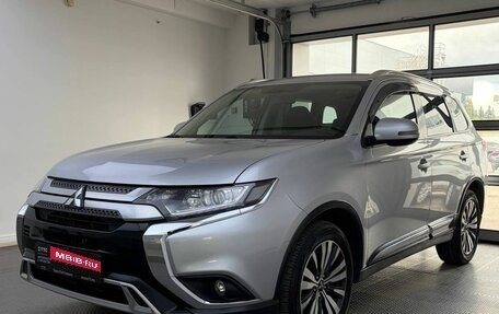 Mitsubishi Outlander III рестайлинг 3, 2018 год, 2 499 000 рублей, 1 фотография