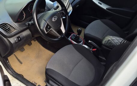 Hyundai Solaris II рестайлинг, 2013 год, 670 000 рублей, 10 фотография