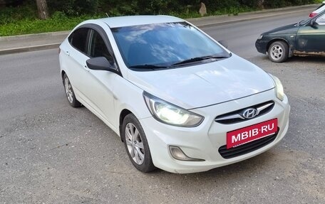 Hyundai Solaris II рестайлинг, 2013 год, 670 000 рублей, 4 фотография