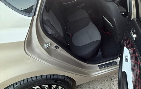 Hyundai Solaris II рестайлинг, 2011 год, 900 000 рублей, 10 фотография
