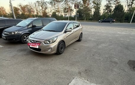 Hyundai Solaris II рестайлинг, 2011 год, 900 000 рублей, 7 фотография