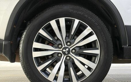 Mitsubishi Outlander III рестайлинг 3, 2018 год, 2 499 000 рублей, 22 фотография