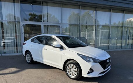 Hyundai Solaris II рестайлинг, 2021 год, 1 400 000 рублей, 3 фотография