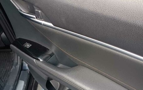Toyota Camry, 2018 год, 2 550 000 рублей, 10 фотография