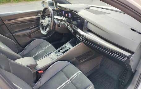 Volkswagen Golf VIII, 2022 год, 2 360 000 рублей, 9 фотография