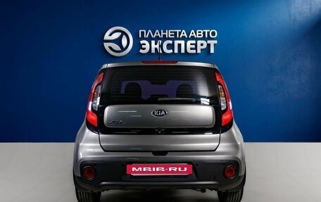 KIA Soul II рестайлинг, 2018 год, 1 400 000 рублей, 5 фотография