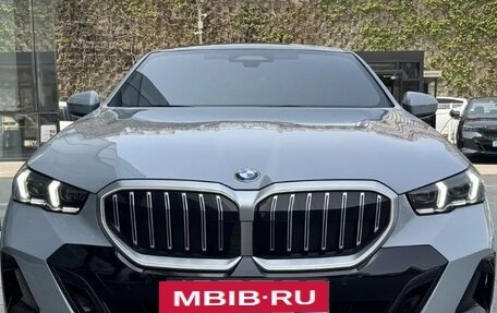 BMW 5 серия, 2025 год, 7 050 098 рублей, 3 фотография