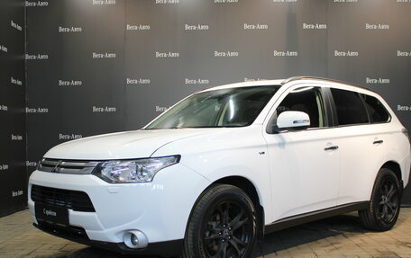 Mitsubishi Outlander III рестайлинг 3, 2013 год, 1 450 000 рублей, 1 фотография