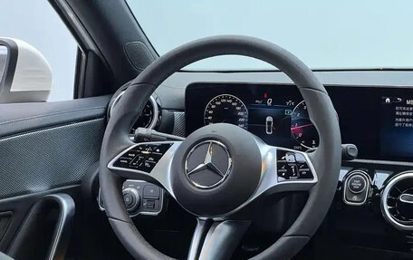 Mercedes-Benz A-Класс, 2022 год, 1 780 000 рублей, 7 фотография