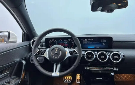 Mercedes-Benz A-Класс, 2022 год, 1 780 000 рублей, 9 фотография