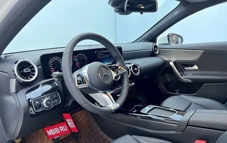 Mercedes-Benz A-Класс, 2022 год, 1 780 000 рублей, 8 фотография
