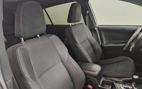 Toyota RAV4, 2018 год, 2 490 000 рублей, 10 фотография