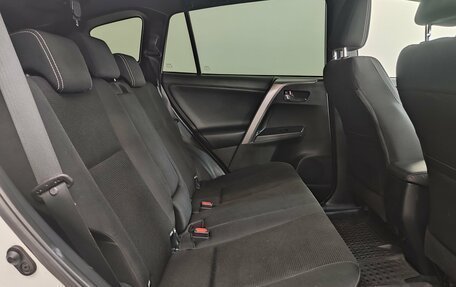 Toyota RAV4, 2018 год, 2 490 000 рублей, 12 фотография