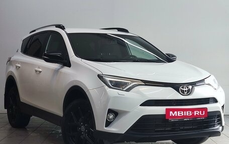 Toyota RAV4, 2018 год, 2 490 000 рублей, 4 фотография