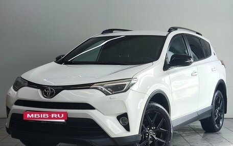 Toyota RAV4, 2018 год, 2 490 000 рублей, 2 фотография