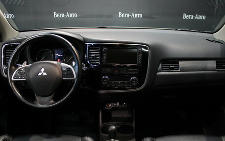 Mitsubishi Outlander III рестайлинг 3, 2013 год, 1 450 000 рублей, 8 фотография