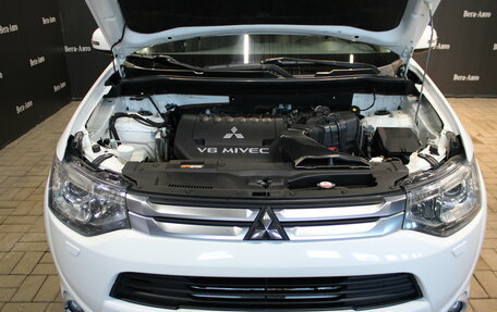 Mitsubishi Outlander III рестайлинг 3, 2013 год, 1 450 000 рублей, 6 фотография
