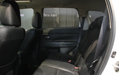 Mitsubishi Outlander III рестайлинг 3, 2013 год, 1 450 000 рублей, 15 фотография